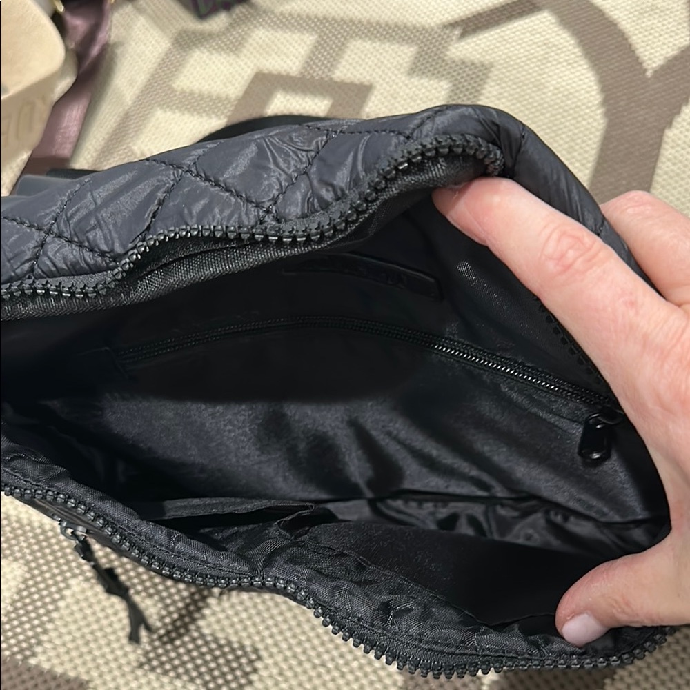 Quilted Black Crossbody Bag - Picture 3 of 5